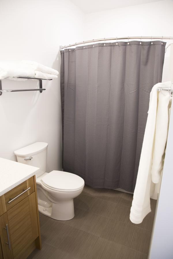 Pacific Point Market And Suites Powell River Esterno foto