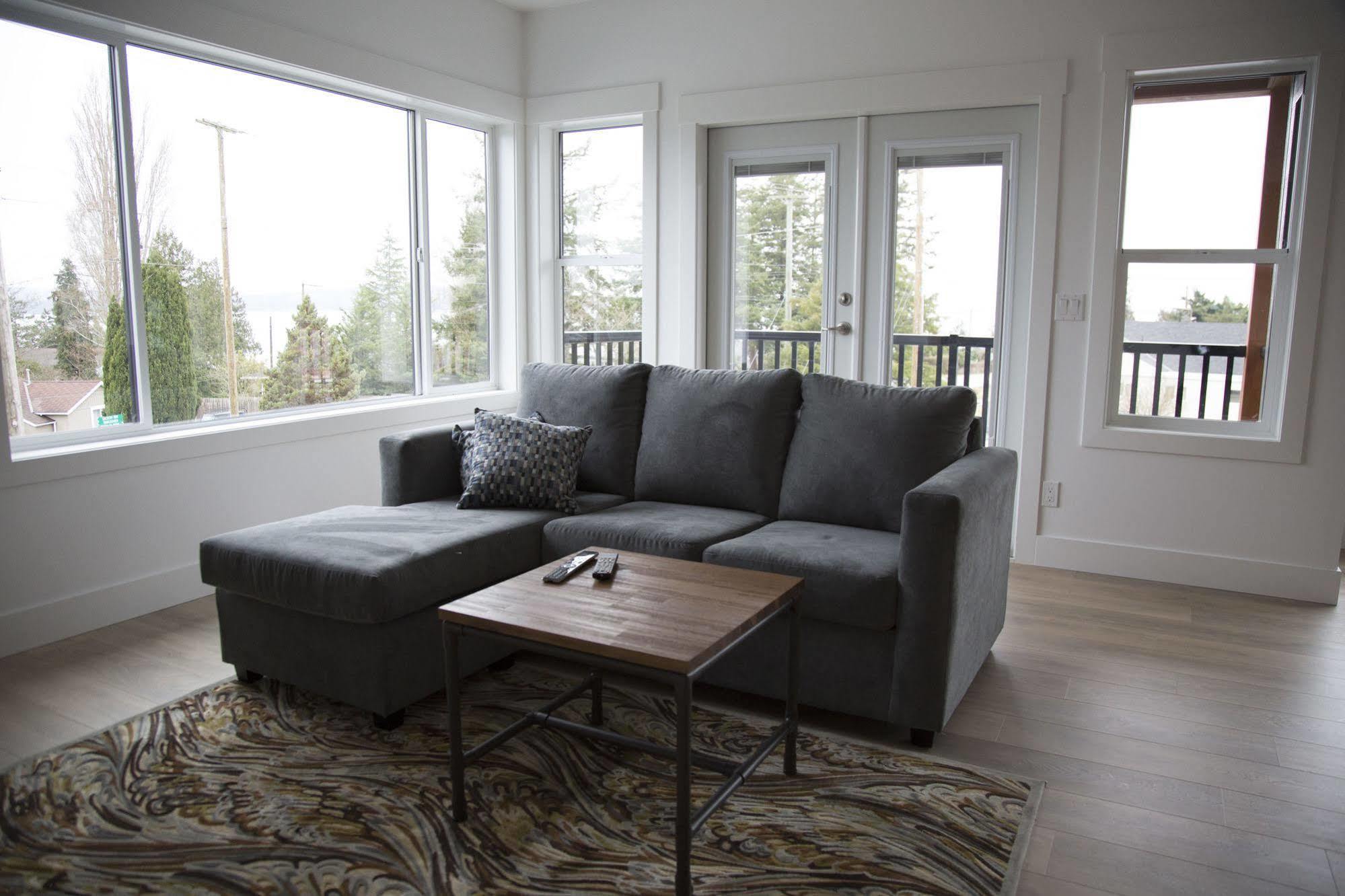 Pacific Point Market And Suites Powell River Esterno foto